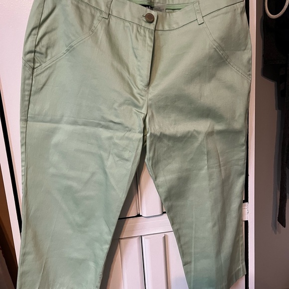 Capri pants light green. Bianc Nygard petites - Picture 3 of 3